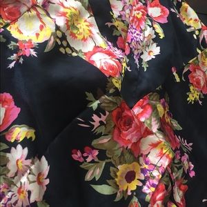 Floral kimono-style robe